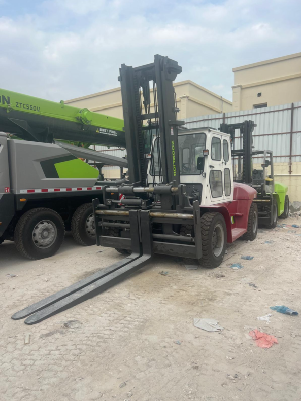 Heavy equipment handler